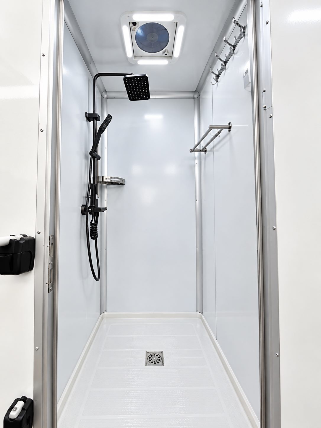 20 ft five-stall shower trailer with handwashing sinks exterior reference showing mobile shower trailer wash station